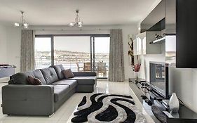 Water'S Edge Apartment